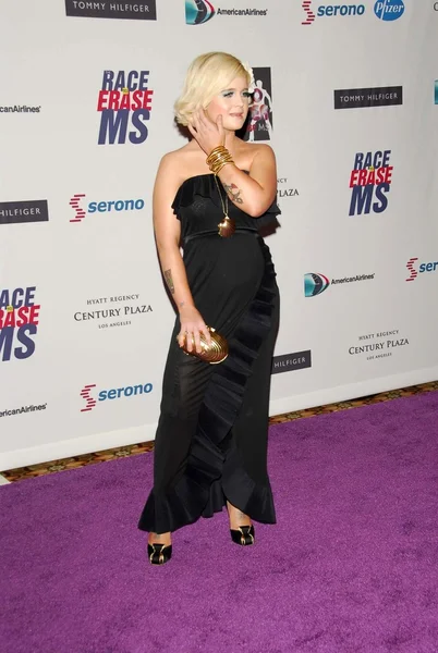 Kelly Osbourne at the 13th Annual Race To Erase MS gala to benefit the Nancy Davis Foundation for Multiple Sclerosis. Century Plaza Hotel, Century City, CA. 05-12-06 — Stock Photo, Image