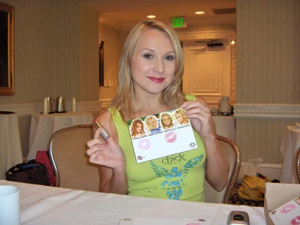 Alana Curry en el Bench Warmer World Cup 2006 Trading Cards Autograph Session. Bel Age Hotel, Los Ángeles, CA. 06-22-06 — Foto de Stock