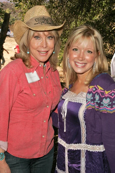 Barbara Eden, Courtney Peldon — Fotografia de Stock