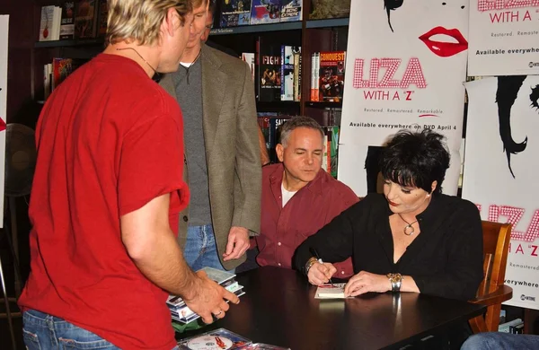 Liza Minnelli In Store Appearance — Stockfoto