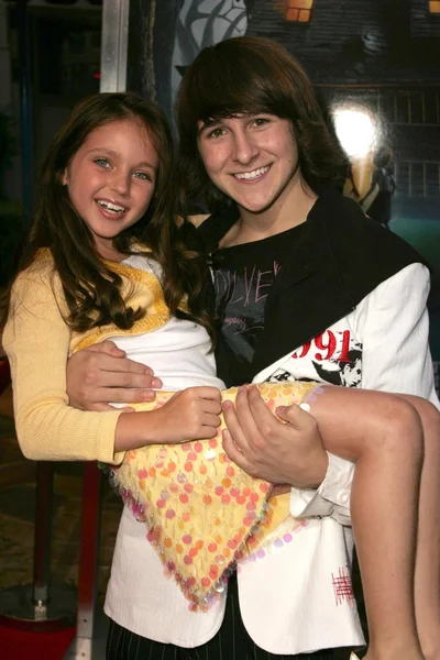 Ryan Newman and Mitchel Musso — Stock Photo, Image