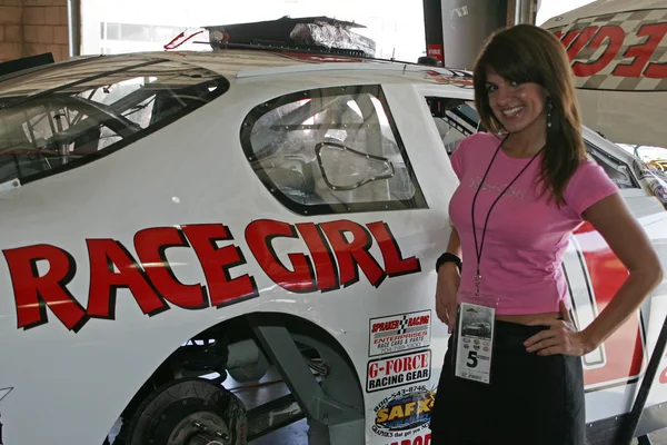 Bridgetta Tomarchio es la chica de carrera de la serie Busch de NASCAR — Foto de Stock