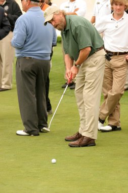 8 yıllık michael douglas ve lexus tarafından sunulan arkadaşlar