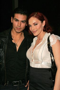 viktor ve rolf koleksiyonu kutluyor, h ve m