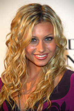 AJ michalka adlı albüm parti justin timberlakes yeni albümü futuresex, lovesounds için serbest bırakın. miauhaus stüdyoları, los angeles, ca. 09-19-06