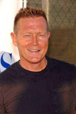 Robert patrickZoe saldano