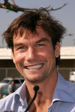 Dog.com tarafından sunulan 5 yıllık bowwowween fayda