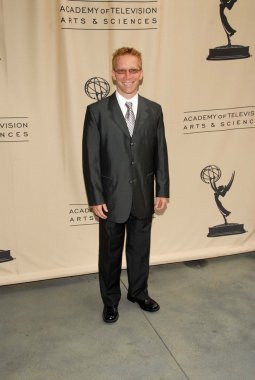 33 yıllık gündüz yaratıcı sanatlar emmy Ödülü