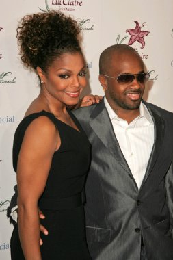 9 yıllık benefit lili için claire Vakfı