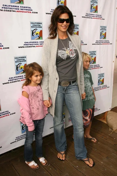 Cindy Crawford and family — 图库照片