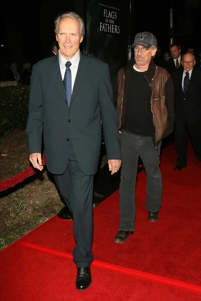 Клинт Иствуд и Стивен Спилберг — стоковое фото