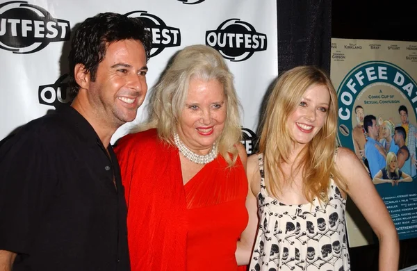 Jonathan Silverman with Sally Kirkland and Jennifer Finnigan — Stock Photo, Image