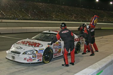 bridgetta tomarchio nascar busch serisi yarış kızdır