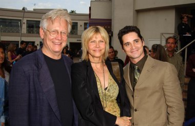 Lin shaye ve bruce davison cindy ile pickett ve seth peterson
