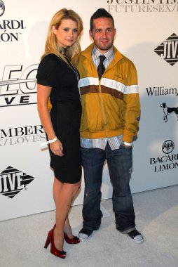 Joanna Garcia ve Trace Ayala