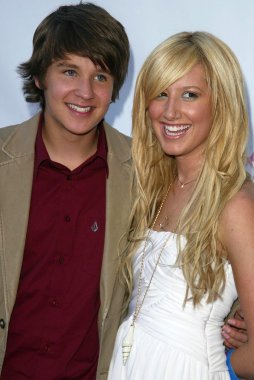 Devon werkheiser ve ashley tisdale
