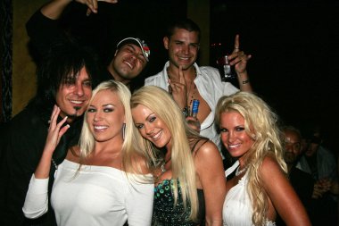 Kerry oconnell vinci ile alonso ve tina jordan, tina jordan ve charis boyles doğum günü partisi. Bask, hollywood, ca. 08-18-06