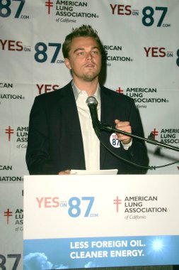 Leonardo Dicaprio and Barbara Boxer Prop 87 Press Conference