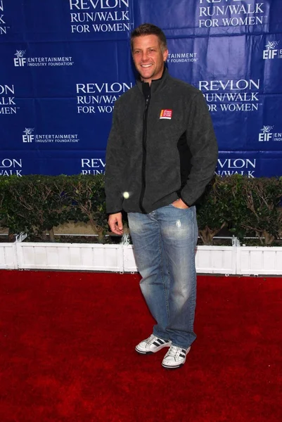 Kadınlar için 13 yıllık revlon koşmak yürümek