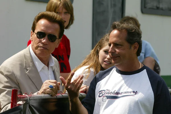 Arnold Schwarzenegger and Jon Lovitz — Stock Photo, Image