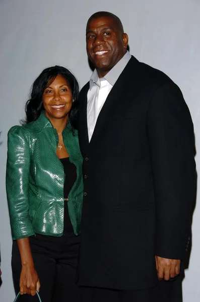 Magic Johnson and wife Cookie — Stock Photo, Image