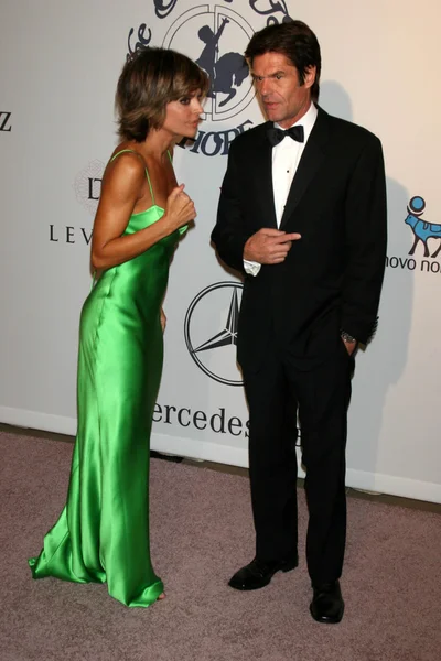 Lisa rinna und harry hamlin — Stockfoto