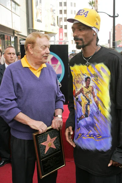 Jerry buss hollywood promenad av berömmelse ceremoni — Stockfoto