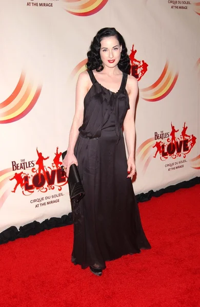 "The Beatles Love by Cirque du Soleil "Gala premiera — Zdjęcie stockowe