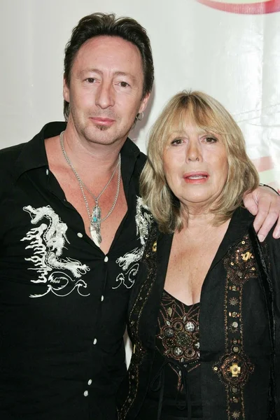 Julian Lennon y Cynthia Lennon — Foto de Stock