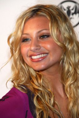 AJ michalka adlı albüm parti justin timberlakes yeni albümü futuresex, lovesounds için serbest bırakın. miauhaus stüdyoları, los angeles, ca. 09-19-06