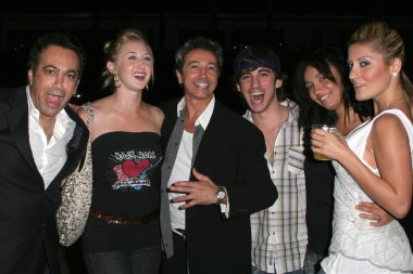 Steven shaul (jelessy jeans CEO'su), marco derhy, daniel derhy ve arkadaşları