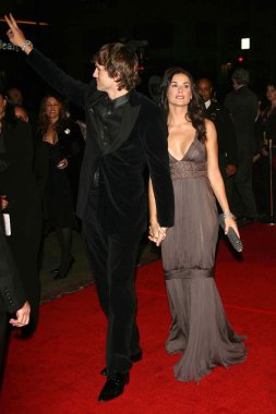 Ashton kutcher ve demi moore