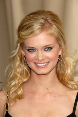 Sara Paxton