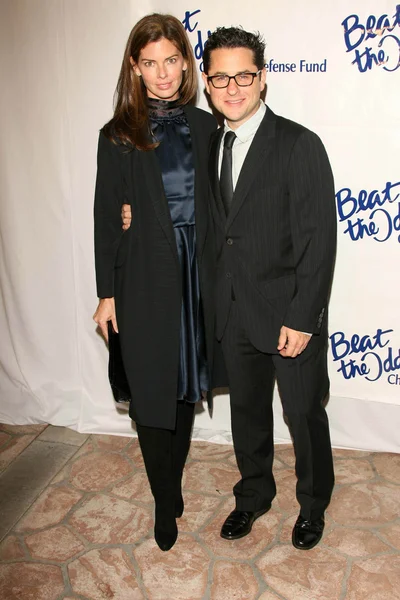 Katie mcgrath en j.j. abrams op de childrens verdediging fondsen 16e jaarlijkse los angeles verslaan de kansen awards. beverly hills hotel, beverly hills, ca. 10-12-06 — Stockfoto