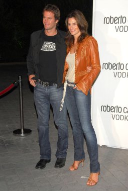 Roberto cavalli votka denize indirmek eğlenti