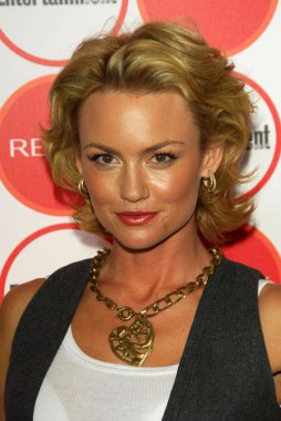 Kelly Carlson