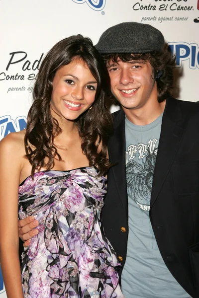 Victoria adalet ve matthew underwood