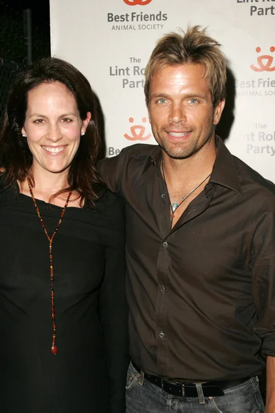 Annabeth Gish, David Chokachi — Zdjęcie stockowe