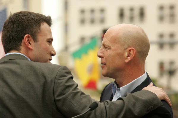Ben Affleck e Bruce Willis — Fotografia de Stock