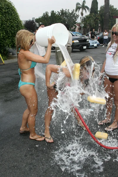 adam carolla ve 97.1 klsx ücretsiz fm sadaka araba