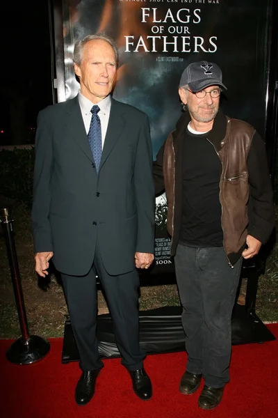 Клинт Иствуд и Стивен Спилберг — стоковое фото