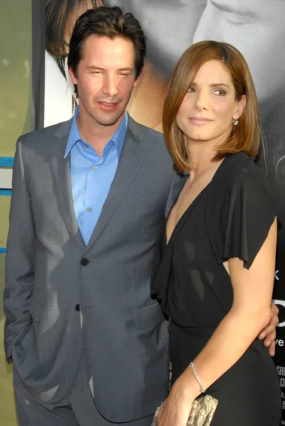 Keanu Reeves and Sandra Bullock at the premiere of The Lake House. Cinerama Dome, Hollywood, CA. 06-13-06 — Stock Photo, Image