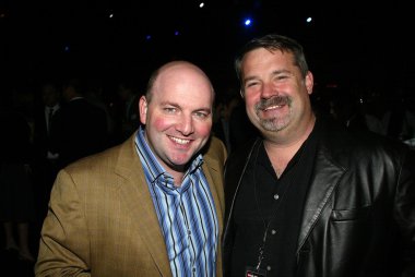 adam carolla gösteri denize indirmek eğlenti