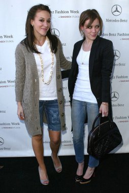 Haylie duff ve hilary duff