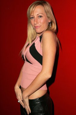 1 yıllık tatil Hooters konser