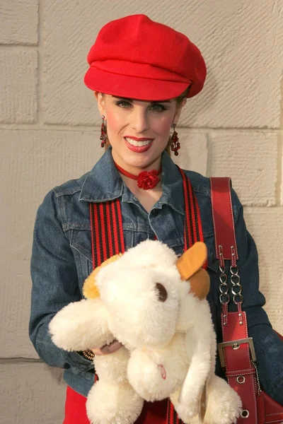 Kat Kramer at the premiere of Hoodwinked to benefit the Stuart House, Mann Festival Theatre, Westwood, CA 12-10-05 — Stock Photo, Image