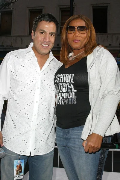 Leo quinones barındıran, kırmızı halı 