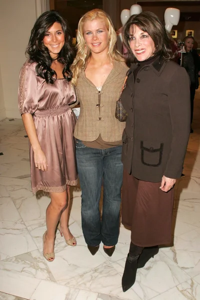 Jamie Lynn Sigler com Alison Sweeney e Kate Linder — Fotografia de Stock