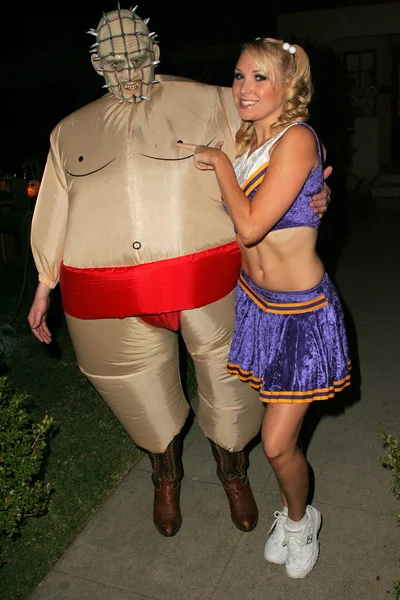 Alana Curry la nuit d'Halloween, Trick or Treating à Burbank, CA 10-31-05 — Photo