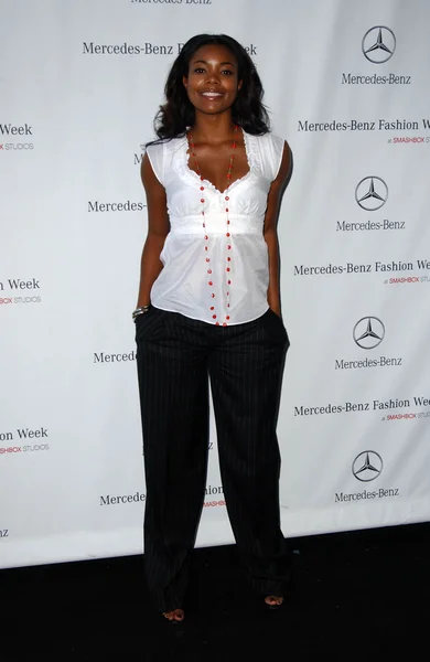 メルセデス ・ ベンツ秋 2006年ロサンゼルス ファッション週 5 日目到着 — ストック写真